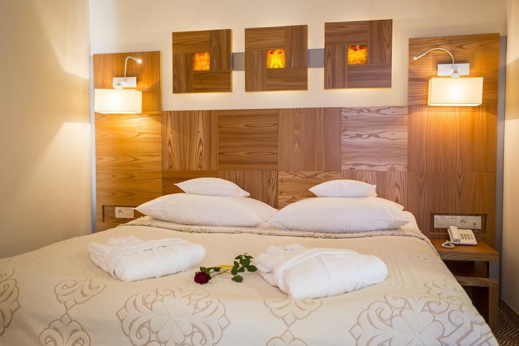 Hotel Zbojnicowka Буковина-Татшаньска Экстерьер фото