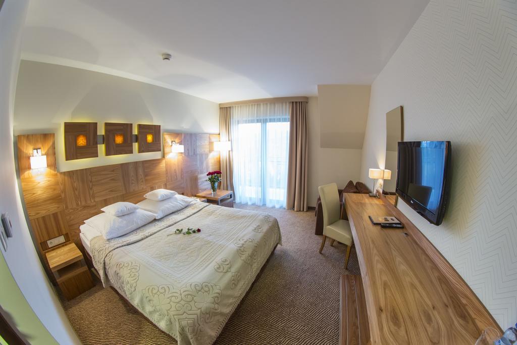 Hotel Zbojnicowka Буковина-Татшаньска Экстерьер фото