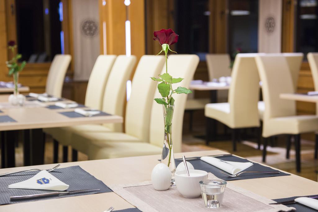 Hotel Zbojnicowka Буковина-Татшаньска Экстерьер фото